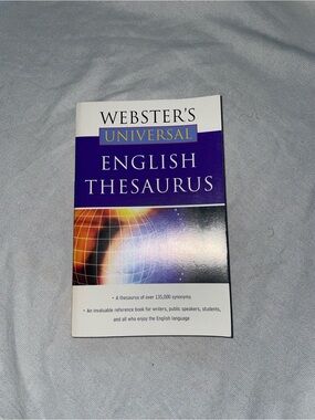 Webster’s Universal English Thesaurus Paperback